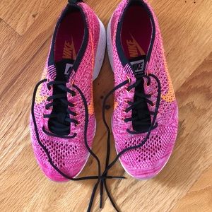 Nike Flyknit Zoom tennis shoes